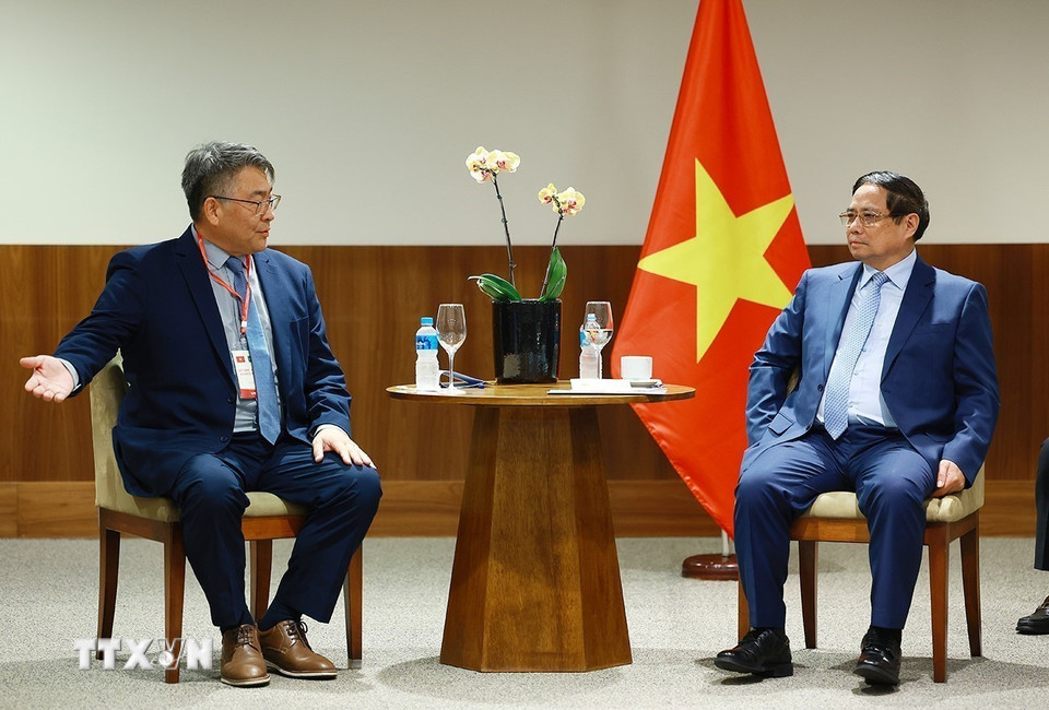 Thủ tướng Phạm Minh Chính tiếp lãnh đạo Tập đoàn Granja Fujikura, hoạt động trong lĩnh vực nông nghiệp công nghệ cao tại Brazil, thuộc hệ thống Granja Fujikura. (Ảnh: Dương Giang/TTXVN)