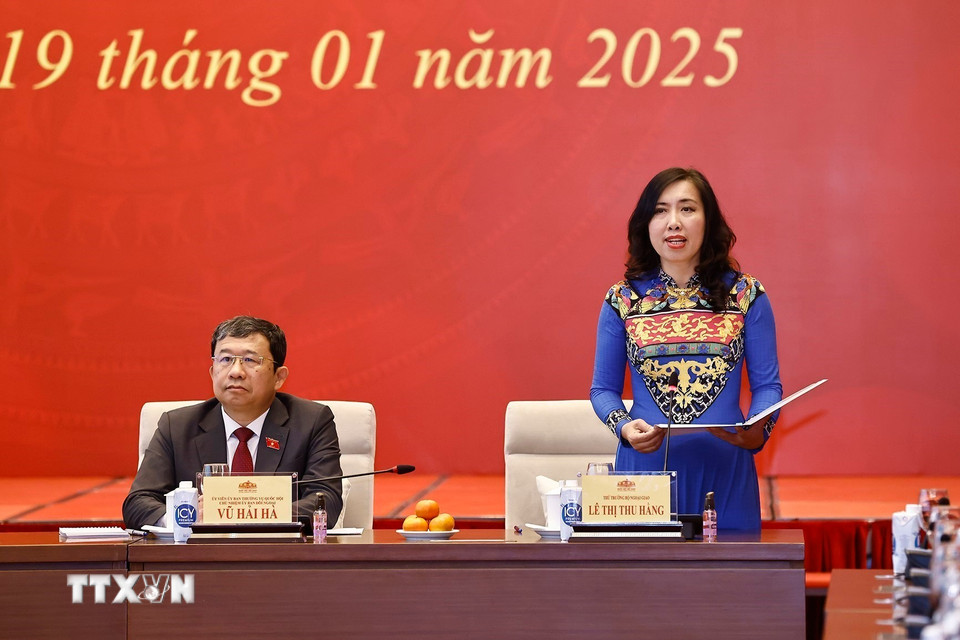 Thứ trưởng Bộ Ngoại giao Lê Thị Thu Hằng phát biểu. (Ảnh: Doãn Tấn/TTXVN)