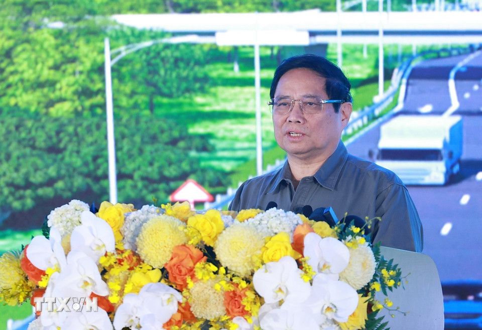 Thủ tướng Phạm Minh Chính phát biểu tại Lễ khởi công dự án cao tốc Thành phố Hồ Chí Minh - Thủ Dầu Một - Chơn Thành đoạn qua tỉnh Bình Dương. (Ảnh: Dương Giang/TTXVN)