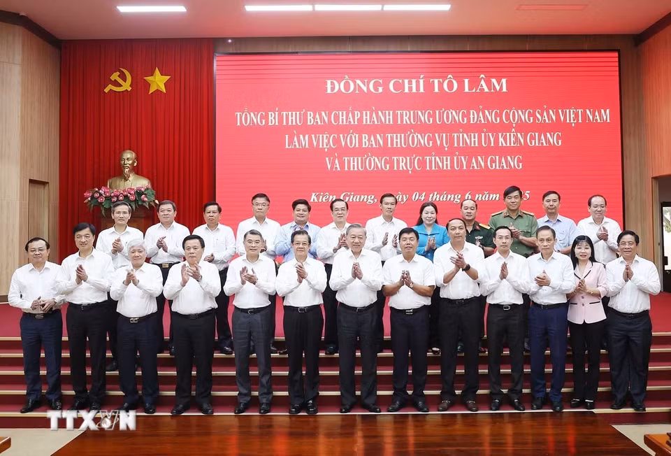 Tổng Bí thư Tô Lâm và các đại biểu. (Ảnh: Thống Nhất/TTXVN)