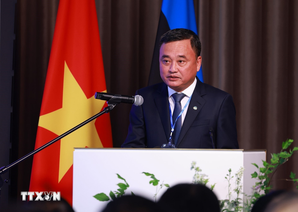 Phó Tổng Giám đốc Hàng không quốc gia Việt Nam (Vietnam Airlines) Lê Đức Cảnh phát biểu. (Ảnh: Dương Giang/TTXVN)