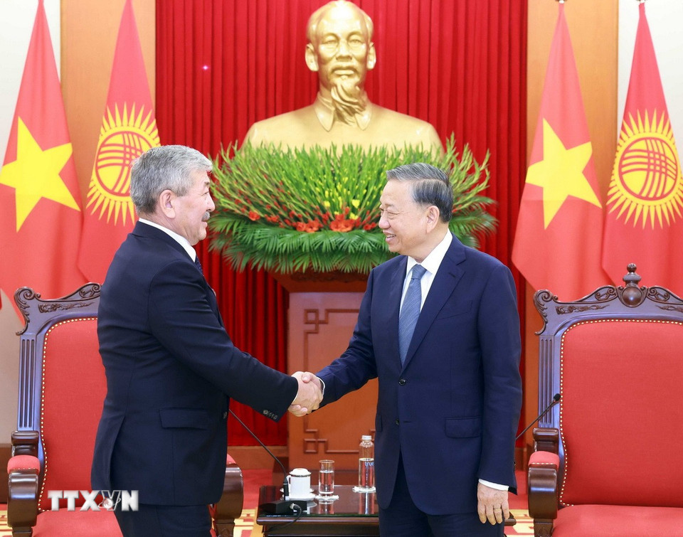 Tổng Bí thư Tô Lâm tiếp Thủ tướng Kyrgyzstan Adylbek Kasymaliev. (Ảnh: Thống Nhất/TTXVN)