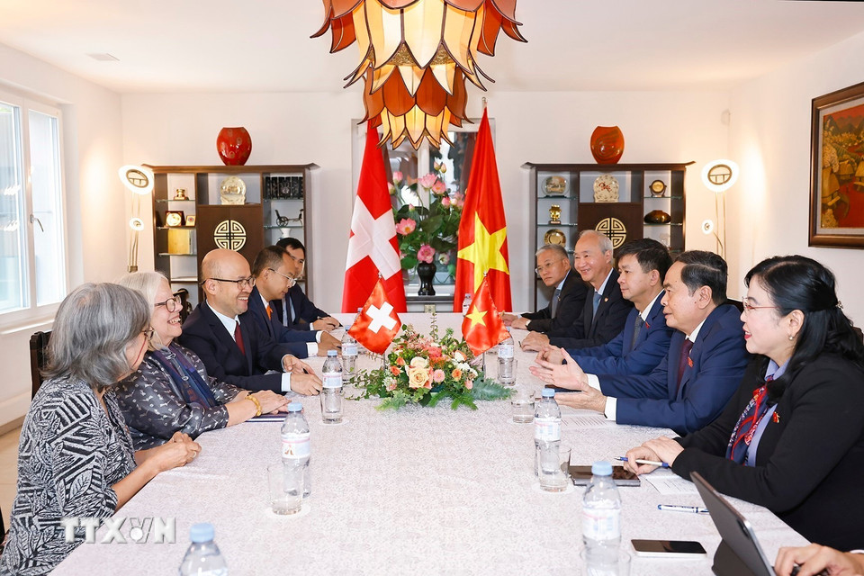 Chủ tịch Quốc hội Trần Thanh Mẫn tiếp bà Anjuska Marija Weil, Chủ tịch Hội hữu nghị Thụy Sĩ-Việt Nam. (Ảnh: Doãn Tấn/TTXVN)