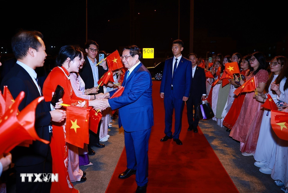 Lễ tiễn Thủ tướng Phạm Minh Chính kết thúc chuyến tham dự Hội nghị WEF 16 Thiên Tân và làm việc tại Trung Quốc. (Ảnh: Dương Giang/TTXVN)