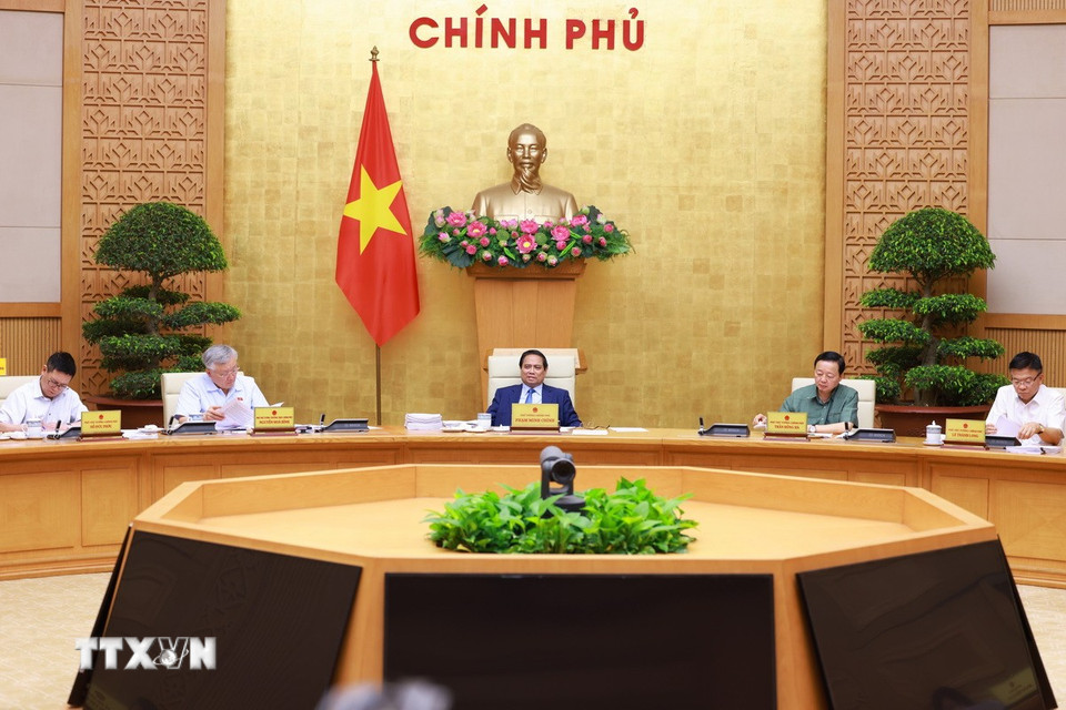 Thủ tướng Phạm Minh Chính chủ trì Phiên họp Chính phủ về tình hình phân cấp, phân quyền.(Ảnh: Dương Giang/TTXVN)