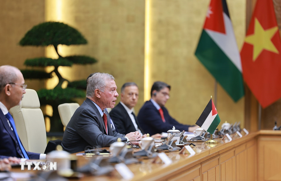 Quốc vương Jordan Abdullah II Ibn Al Hussein phát biểu tại cuộc hội kiến Thủ tướng Phạm Minh Chính. (Ảnh: Dương Giang/TTXVN)