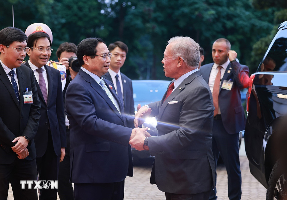 Thủ tướng Phạm Minh Chính hội kiến Quốc vương Jordan Abdullah II Ibn Al Hussein. (Ảnh: Dương Giang/TTXVN)