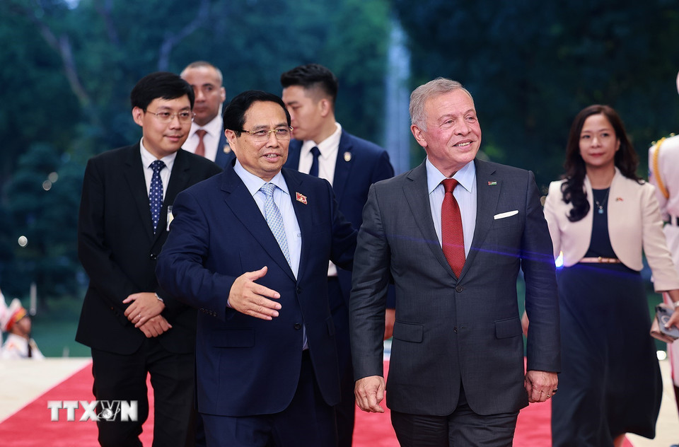 Thủ tướng Phạm Minh Chính hội kiến Quốc vương Jordan Abdullah II Ibn Al Hussein. (Ảnh: Dương Giang/TTXVN)