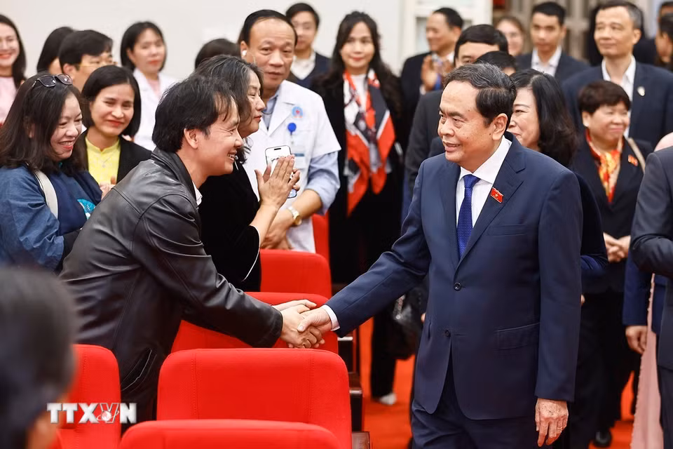 Chủ tịch Quốc hội Trần Thanh Mẫn với đại biểu dự Lễ kỷ niệm. (Ảnh: Doãn Tấn/TTXVN)