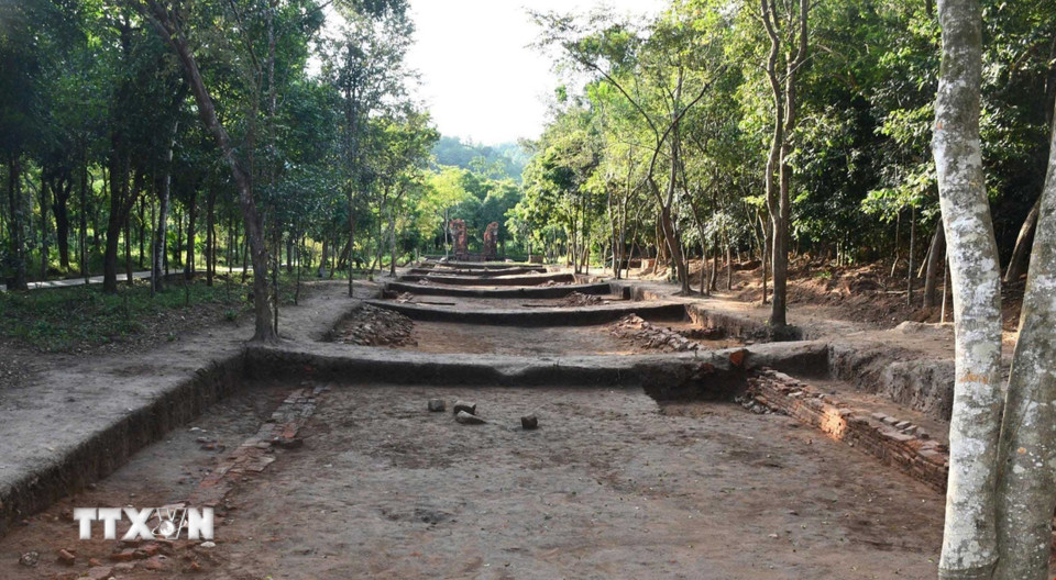 Đường thiêng huyền bí vào Thánh địa Mỹ Sơn đã phát lộ sau công tác khai quật, khảo cổ năm 2025. (Ảnh: Đàn Hữu Trung/TTXVN)