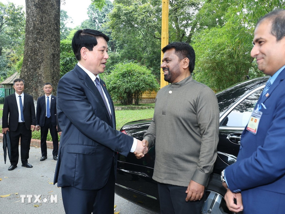 Chủ tịch nước Lương Cường và Tổng thống Sri Lanka Anura Kumara Dissanayaka. (Ảnh: Lâm Khánh/TTXVN)