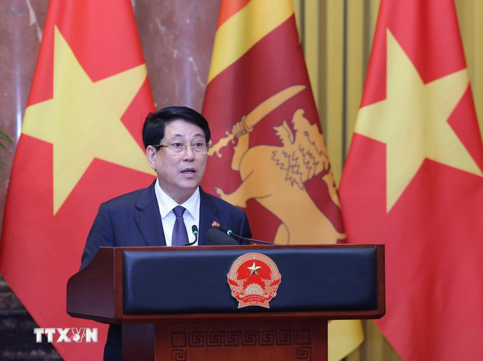 Chủ tịch nước Lương Cường phát biểu tại cuộc gặp gỡ báo chí.(Ảnh: Lâm Khánh/TTXVN)