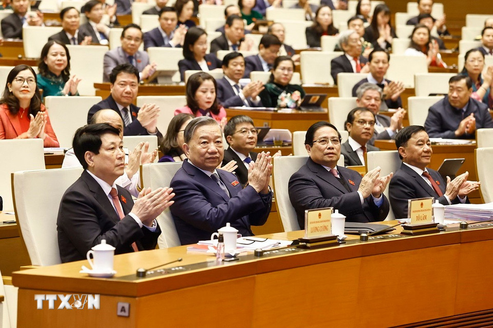Tổng Bí thư Tô Lâm và các đồng chí lãnh đạo, nguyên lãnh đạo Đảng, Nhà nước và đại biểu Quốc hội dự khai mạc kỳ họp. (Ảnh: Doãn Tấn/TTXVN)