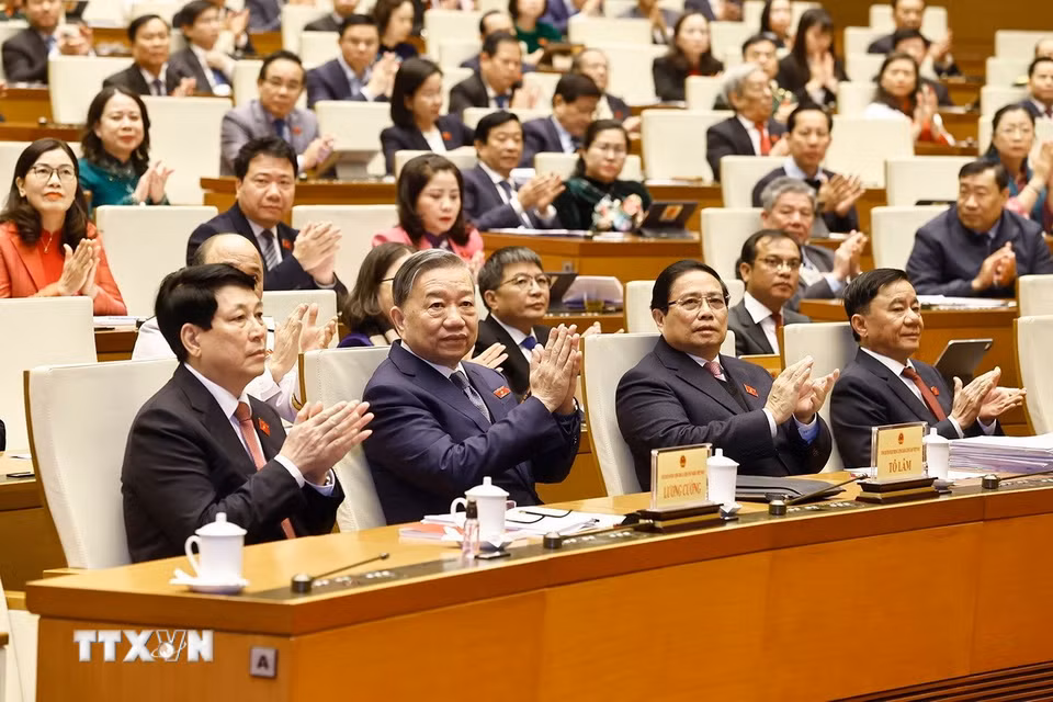 Tổng Bí thư Tô Lâm và các đồng chí lãnh đạo, nguyên lãnh đạo Đảng, Nhà nước và đại biểu Quốc hội dự khai mạc kỳ họp. (Ảnh: Doãn Tấn/TTXVN)