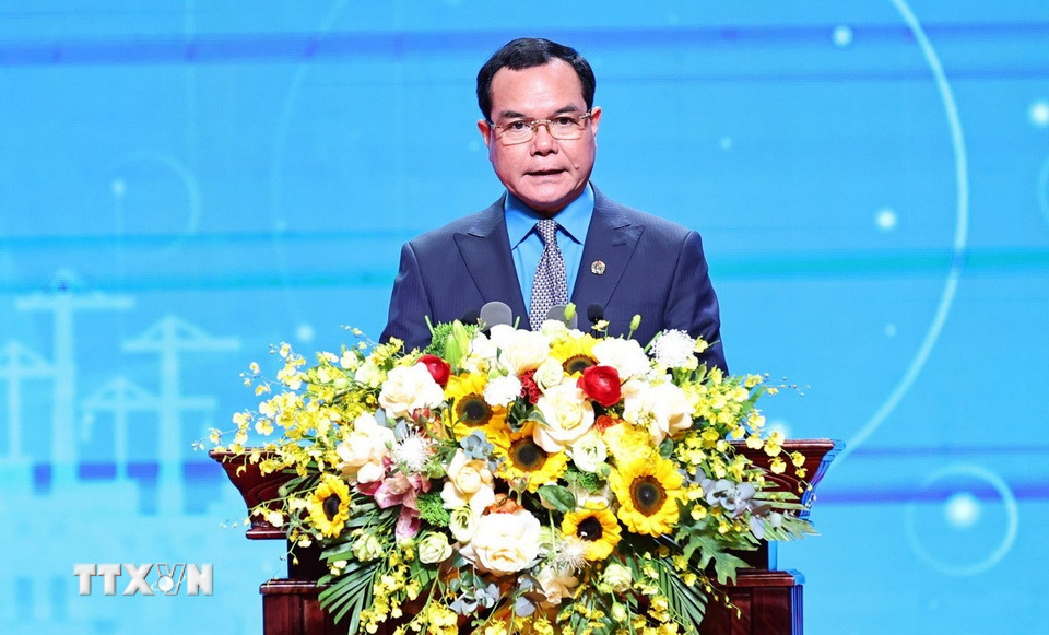 Chủ tịch Tổng Liên đoàn Lao động Việt Nam Nguyễn Đình Khang phát biểu. (Ảnh: Minh Đức/TTXVN)