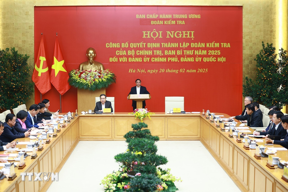 Hội nghị công bố Quyết định thành lập Đoàn kiểm tra của Bộ Chính trị, Ban Bí thư năm 2025 đối với Đảng uỷ Chính phủ và Đảng ủy Quốc hội. (Ảnh: Dương Giang/TTXVN)