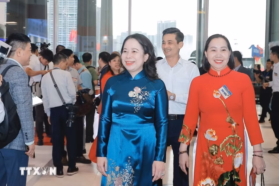 Phó Chủ tịch nước Võ Thị Ánh Xuân đến dự Lễ kỷ niệm. (Ảnh: Minh Quyết/TTXVN)