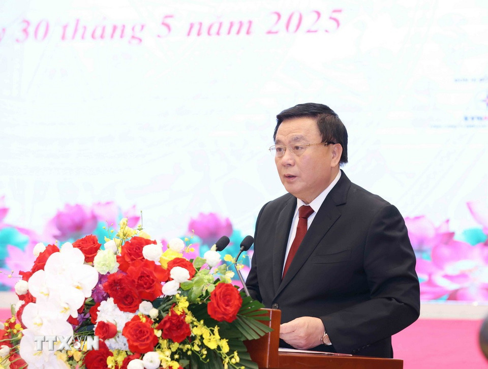 Đồng chí Nguyễn Xuân Thắng, Uỷ viên Bộ Chính trị, Giám đốc Học viện Chính trị Quốc gia Hồ Chí Minh, Chủ tịch Hội đồng Lý luận Trung ương phát biểu đề dẫn hội thảo. (Ảnh: Phương Hoa/TTXVN)