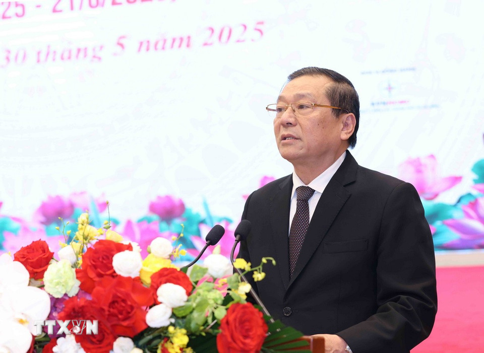 Đồng chí Lại Xuân Môn, Ủy viên Trung ương Đảng, Phó Trưởng Ban Thường trực Ban Tuyên giáo và Dân vận Trung ương phát biểu tại hội thảo. (Ảnh: Phương Hoa/TTXVN)