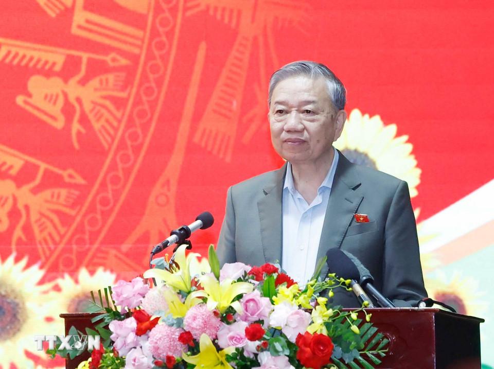 Tổng Bí thư Tô Lâm phát biểu tại buổi tiếp xúc cử tri tỉnh Hưng Yên sau Kỳ họp thứ 10, Quốc hội khóa XV. (Ảnh: Thống Nhất/TTXVN)