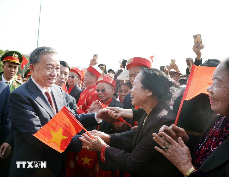 Tổng Bí thư Tô Lâm với nhân dân tỉnh Bắc Ninh. (Ảnh: Thống Nhất/TTXVN)