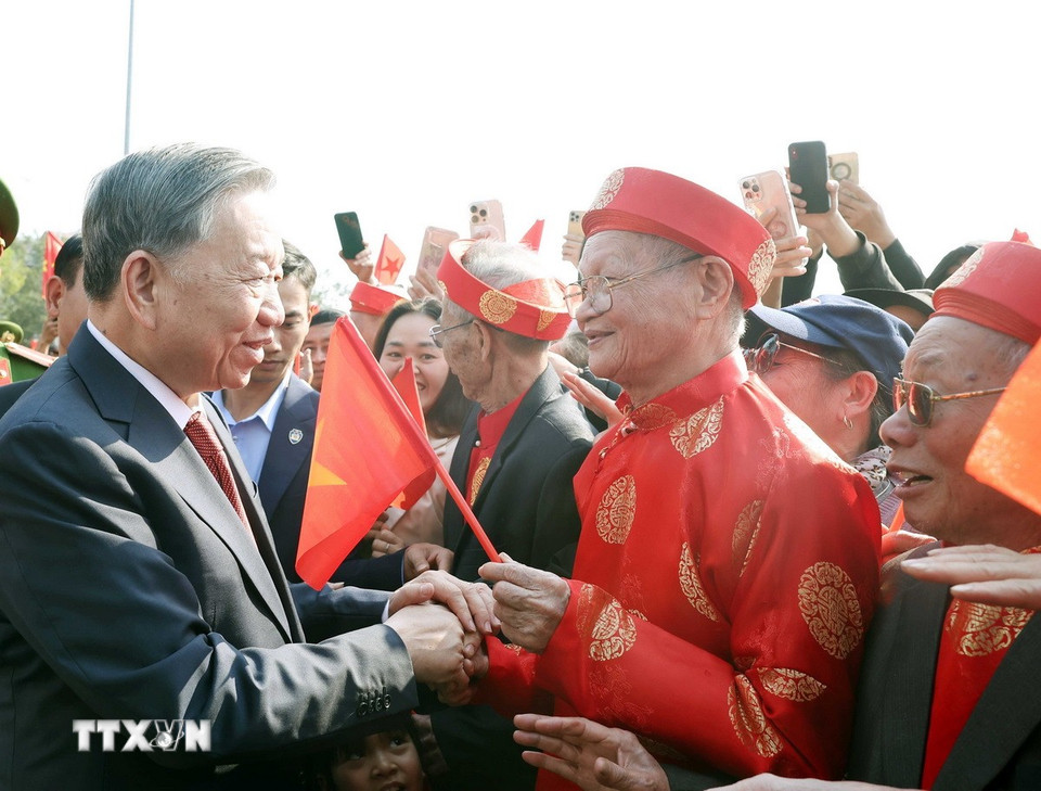 Tổng Bí thư Tô Lâm với nhân dân tỉnh Bắc Ninh.(Ảnh: Thống Nhất/TTXVN)