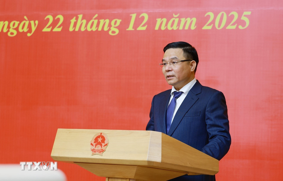 Quyền Bộ trưởng Bộ Công Thương Lê Mạnh Hùng phát biểu nhận nhiệm vụ. (Ảnh: Dương Giang/TTXVN)