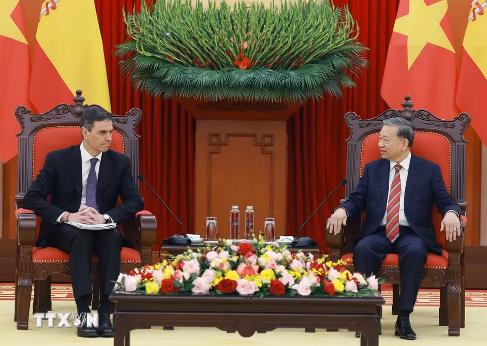 Tổng Bí thư Tô Lâm tiếp Thủ tướng Tây Ban Nha Pedro Sánchez. (Ảnh: Thống Nhất/TTXVN)