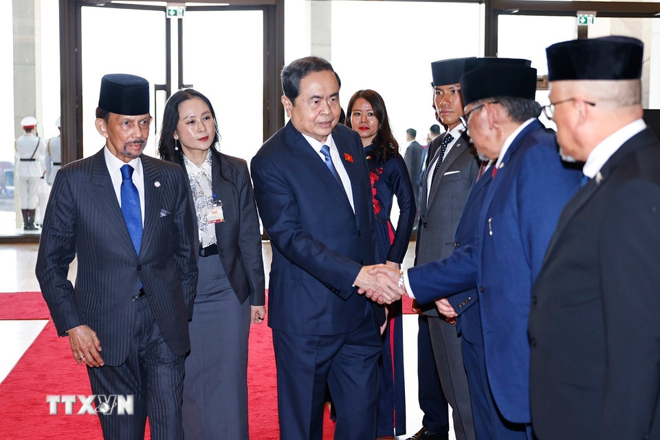 Chủ tịch Quốc hội Trần Thanh Mẫn với đoàn đại biểu Brunei. (Ảnh: Doãn Tấn/TTXVN)