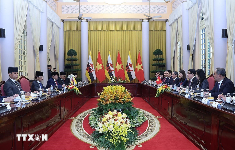 Chủ tịch nước Lương Cường hội đàm với Quốc vương Brunei Darussalam Haji Hassanal Bolkiah. (Ảnh: Lâm Khánh/TTXVN)