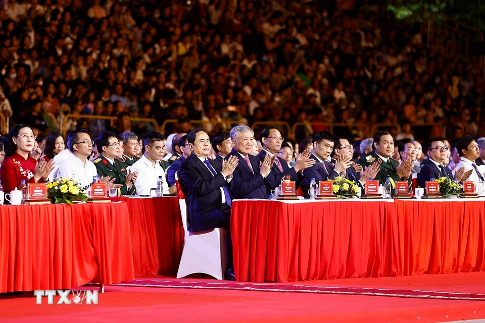 Chủ tịch Quốc hội Trần Thanh Mẫn và đại biểu dự Lễ kỷ niệm. (Ảnh: Doãn Tấn/TTXVN)