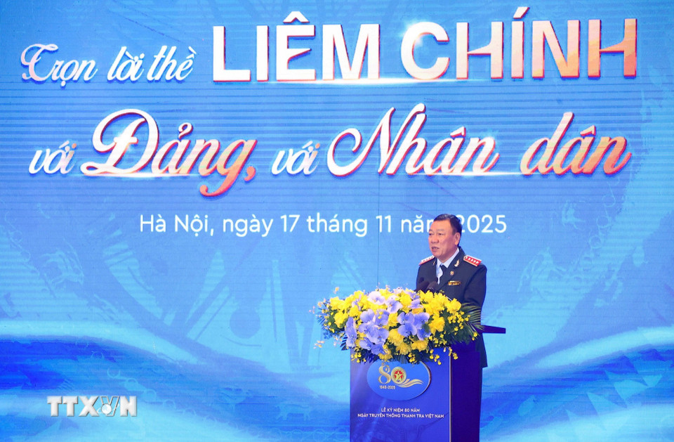 Đồng chí Đoàn Hồng Phong, Ủy viên Trung ương Đảng, Tổng Thanh tra Chính phủ trình bày Diễn văn kỷ niệm 80 năm Ngày truyền thống Thanh tra Việt Nam. (Ảnh: Văn Điệp/TTXVN)