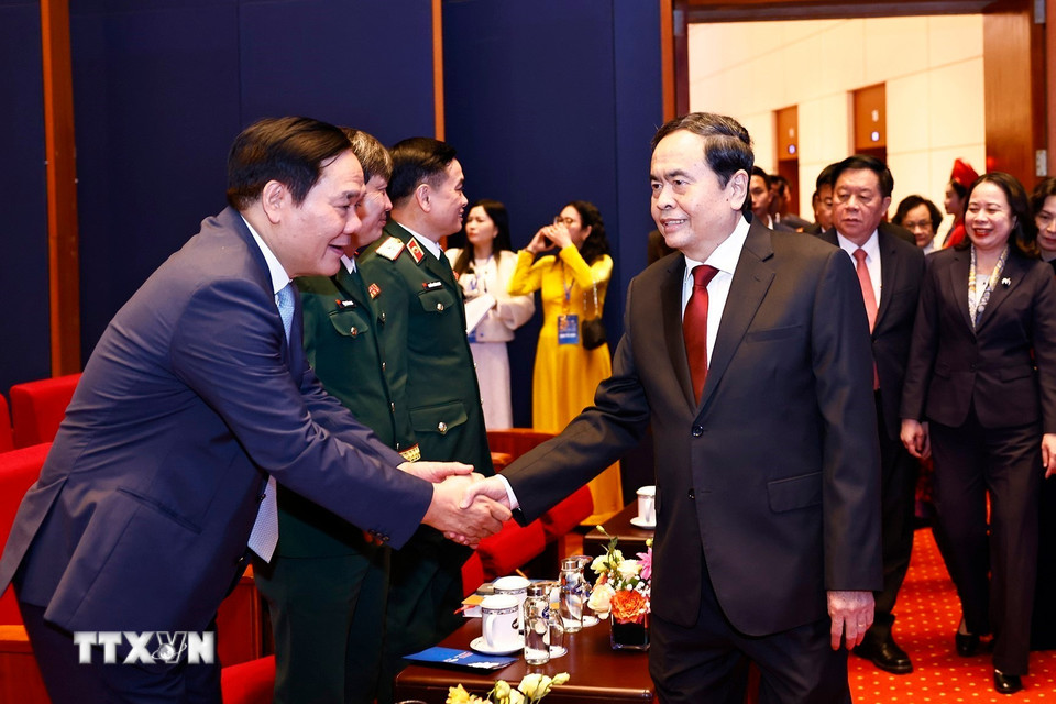 Chủ tịch Quốc hội Trần Thanh Mẫn với đại biểu dự Lễ Kỷ niệm.(Ảnh: Doãn Tấn/TTXVN)
