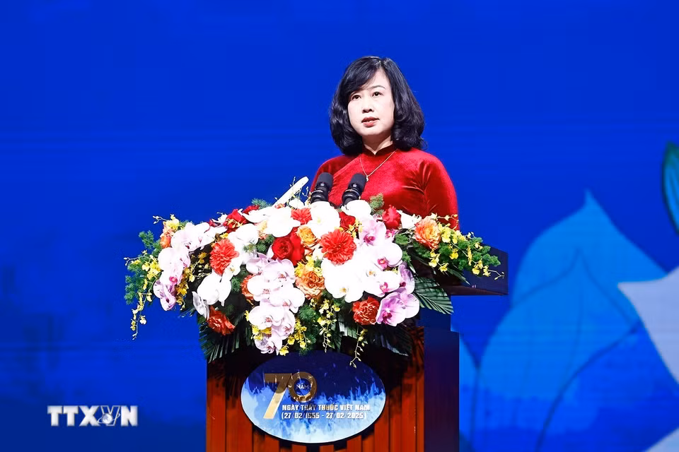Bộ trưởng Bộ Y tế Đào Hồng Lan đọc diễn văn tại lễ Kỷ niệm.(Ảnh: Doãn Tấn/TTXVN)