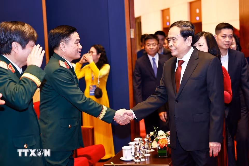 Chủ tịch Quốc hội Trần Thanh Mẫn với đại biểu dự Lễ Kỷ niệm.(Ảnh: Doãn Tấn/TTXVN)
