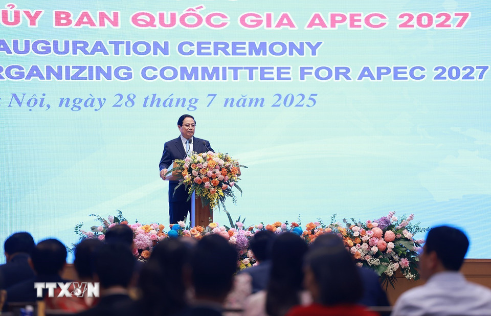 Thủ tướng Phạm Minh Chính phát biểu tại Lễ công bố thành lập Uỷ ban Quốc gia Diễn đàn hợp tác châu Á - Thái Bình Dương 2027 (APEC 2027). (Ảnh: Dương Giang/TTXVN)