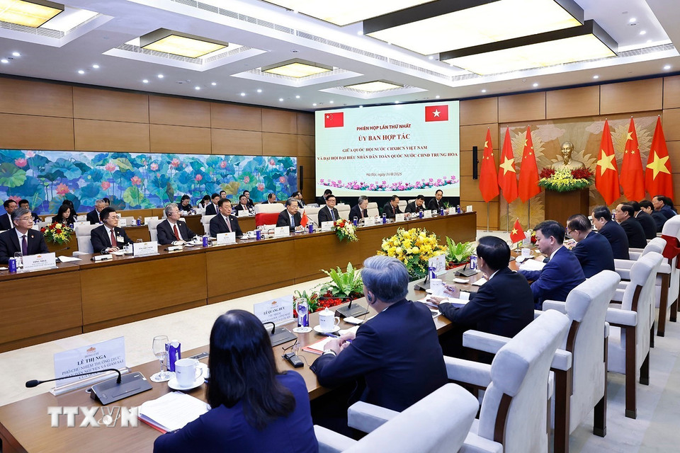 Quang cảnh Phiên họp lần thứ nhất Uỷ ban hợp tác giữa Quốc hội Việt Nam và Nhân đại toàn quốc Trung Quốc. (Ảnh: Doãn Tấn/TTXVN)