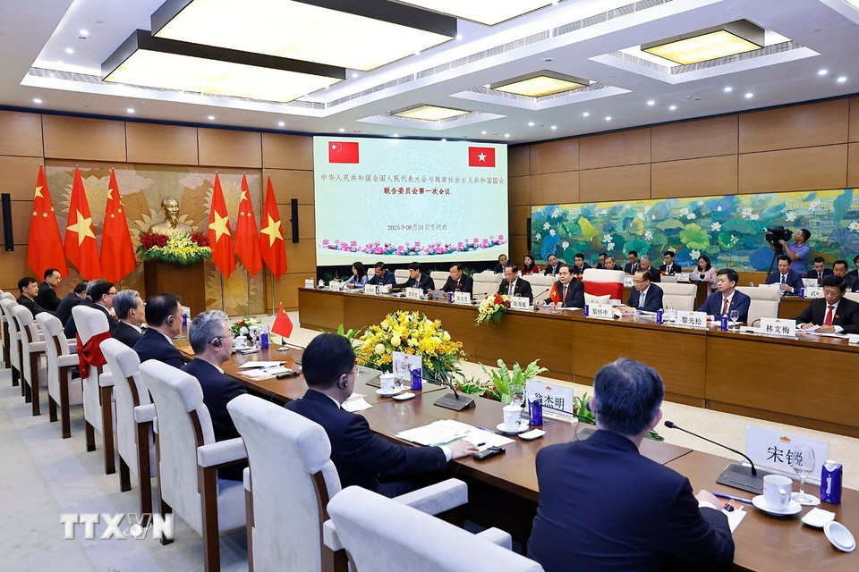 Quang cảnh Phiên họp lần thứ nhất Ủy ban hợp tác giữa Quốc hội Việt Nam và Nhân đại toàn quốc Trung Quốc. (Ảnh: Doãn Tấn/TTXVN)