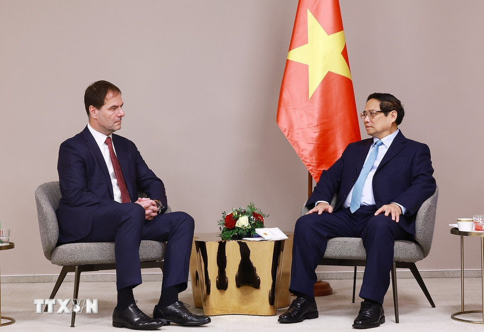 Thủ tướng Phạm Minh Chính tiếp lãnh đạo Tập đoàn PPF. (Ảnh: Dương Giang/TTXVN)