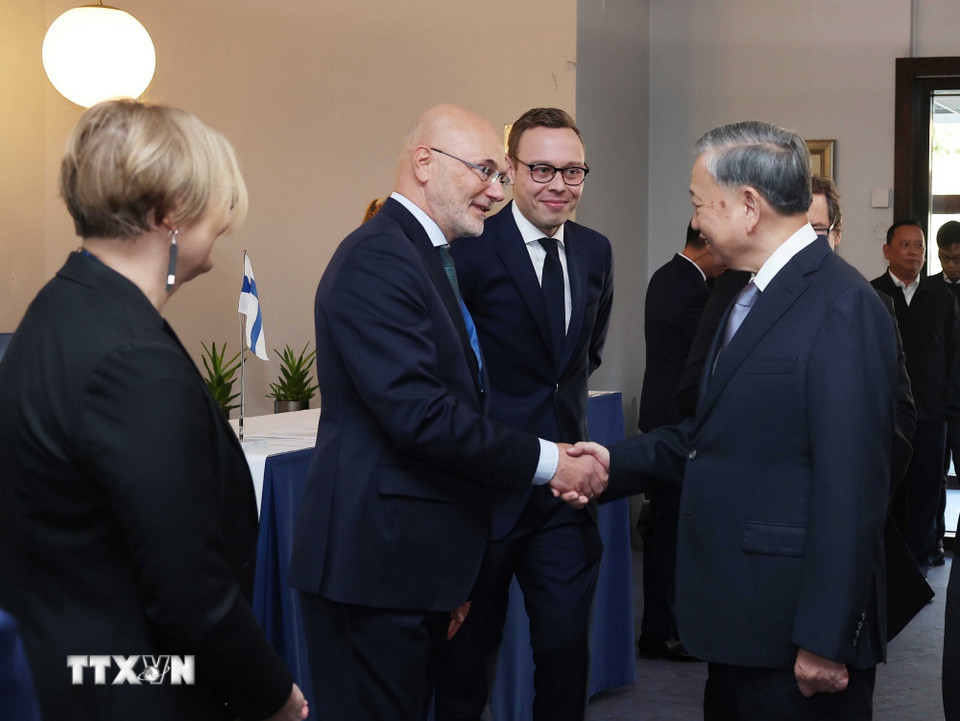 Tổng Bí thư Tô Lâm gặp một số doanh nghiệp tiêu biểu của Phần Lan tại thủ đô Helsinki, ngày 21/10/2025. (Ảnh: Thống Nhất/TTXVN)