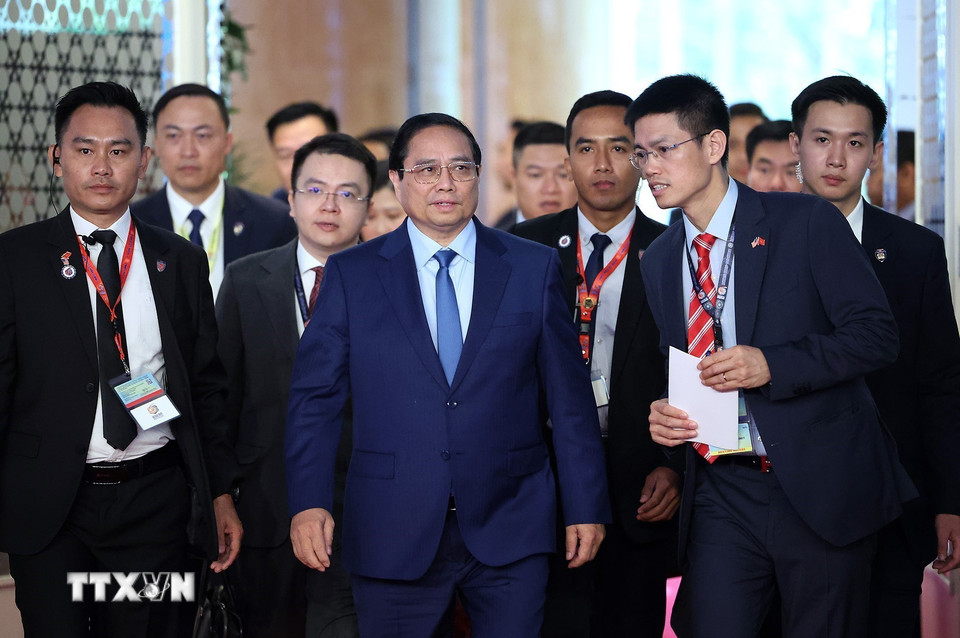 Thủ tướng Phạm Minh Chính đến dự phiên thảo luận. (Ảnh: Dương Giang/TTXVN)