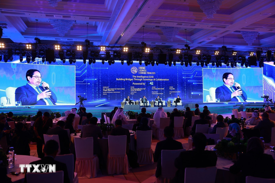 Thủ tướng Phạm Minh Chính phát biểu tại Phiên thảo luận “Lưới thông minh kết nối thông qua hợp tác tự chủ AI”. (Ảnh: Dương Giang/TTXVN)