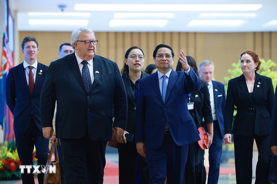 Thủ tướng Phạm Minh Chính hội kiến Chủ tịch Quốc hội New Zealand Gerry Brownlee. (Ảnh: Dương Giang/TTXVN)