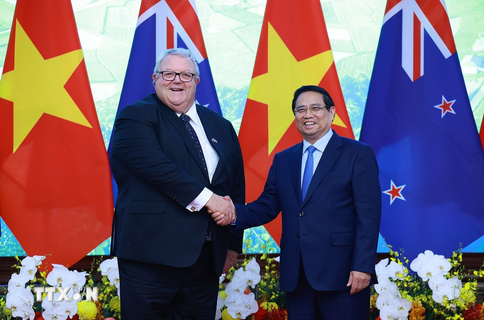Thủ tướng Phạm Minh Chính hội kiến Chủ tịch Quốc hội New Zealand Gerry Brownlee. (Ảnh: Dương Giang/TTXVN)