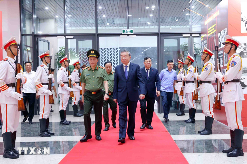 Tổng Bí thư Tô Lâm đến dự gặp mặt các điển hình tiên tiến dự Đại hội thi đua "Vì An ninh tổ quốc” lần thứ IX. (Ảnh: TTXVN)