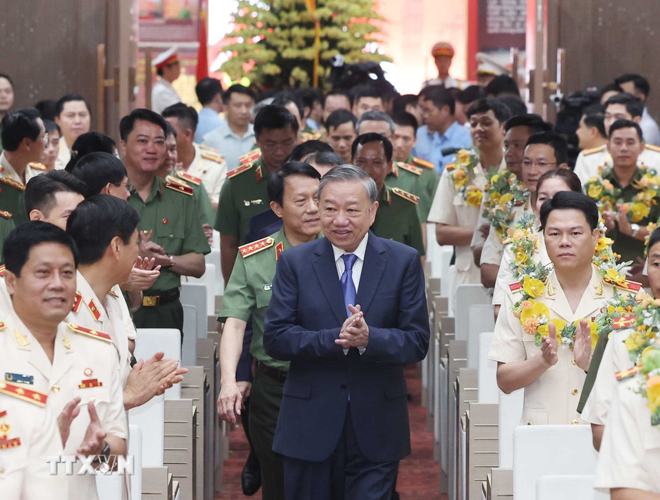 Tổng Bí thư Tô Lâm đến dự gặp mặt các điển hình tiên tiến dự Đại hội thi đua "Vì An ninh Tổ quốc” lần thứ IX. (Ảnh: Thống Nhất/TTXVN)