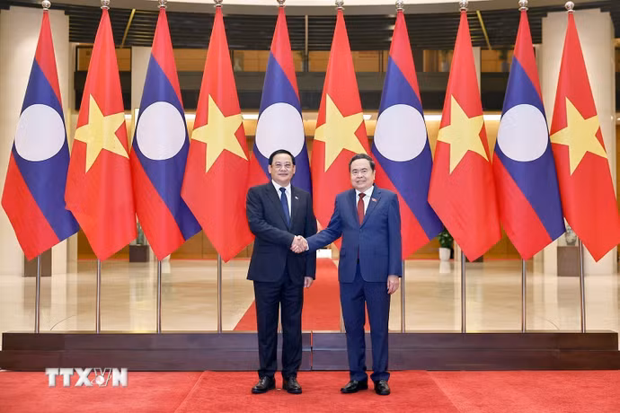Chủ tịch Quốc hội Trần Thanh Mẫn hội kiến Thủ tướng Lào Sonexay Siphandone thăm chính thức Việt Nam và tham dự Diễn đàn Tương lai ASEAN lần thứ ba. (Ảnh: Doãn Tấn/TTXVN)