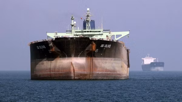Mỹ cảnh báo các nước không cho phép tàu chở dầu Iran đi vào lãnh hải ảnh 1