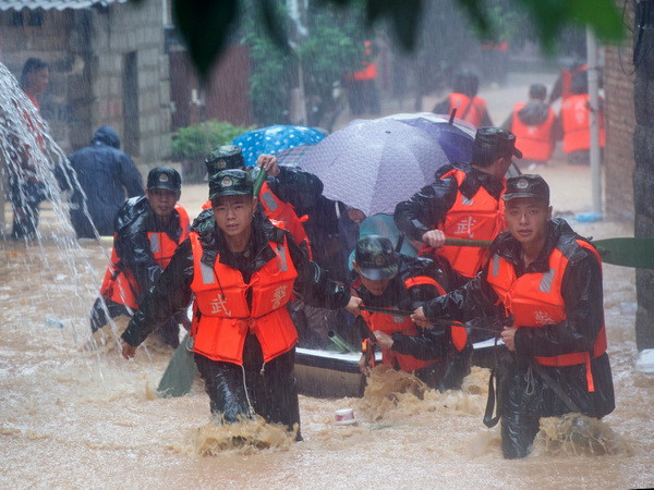 Trung Quốc ban bố báo động "da cam" đối với bão Malakas ảnh 1