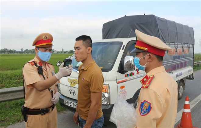 Phát hiện hơn 1.400 trường hợp vi phạm về nồng độ cồn trong 5 ngày ảnh 1